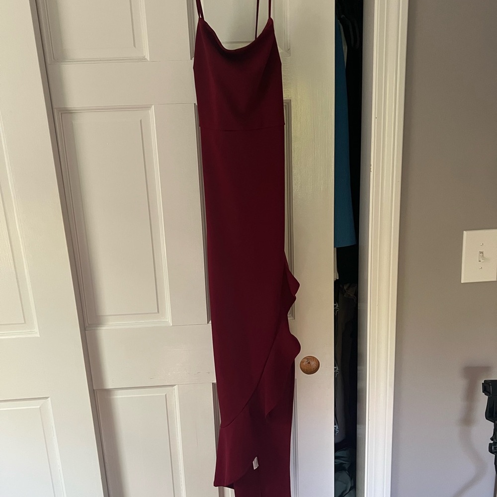 Elegant Burgundy Evening Dress